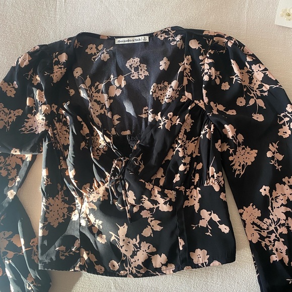 Abercrombie Top - Picture 2 of 8